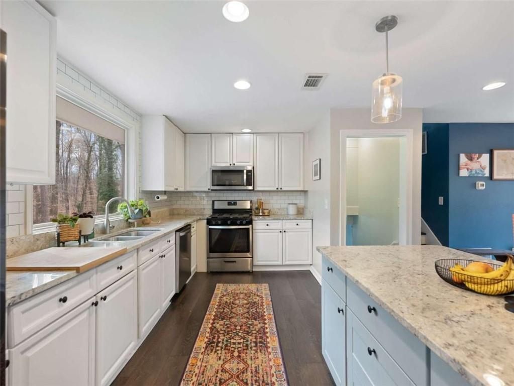 6910 Clearlake Court