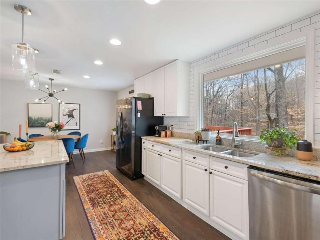 6910 Clearlake Court