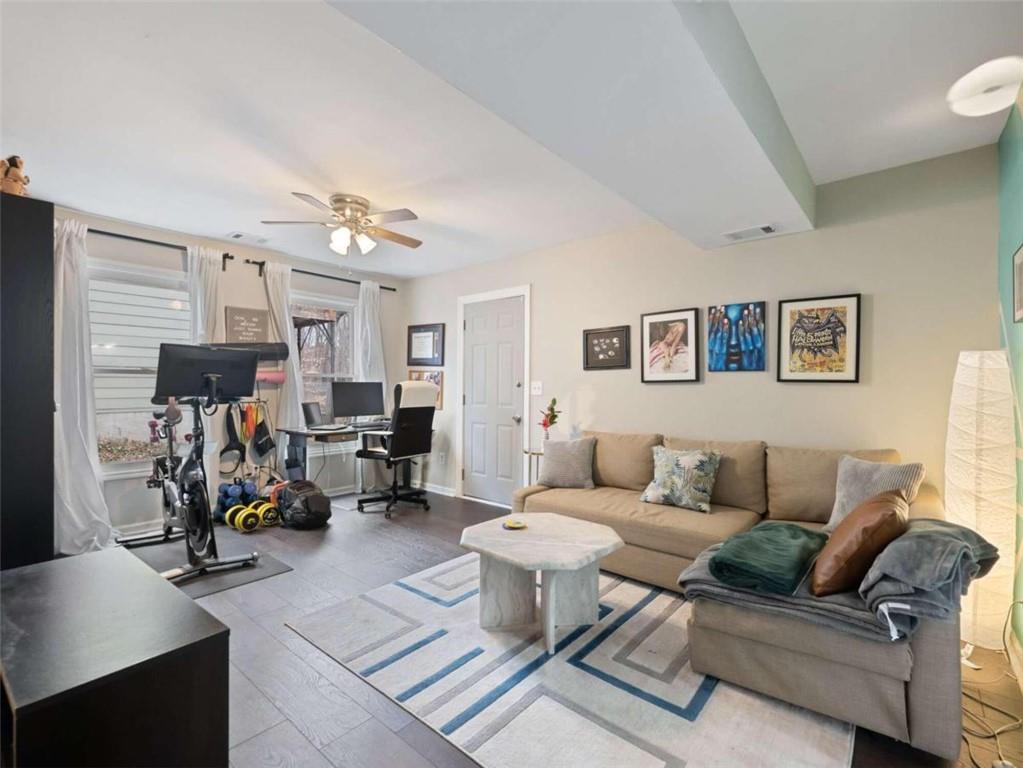 6910 Clearlake Court