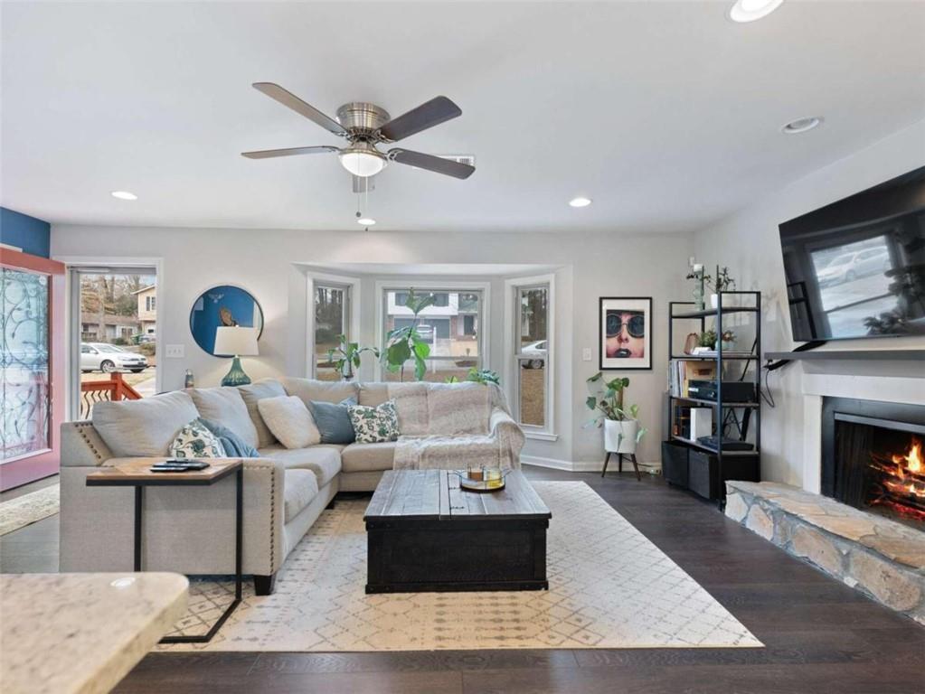 6910 Clearlake Court