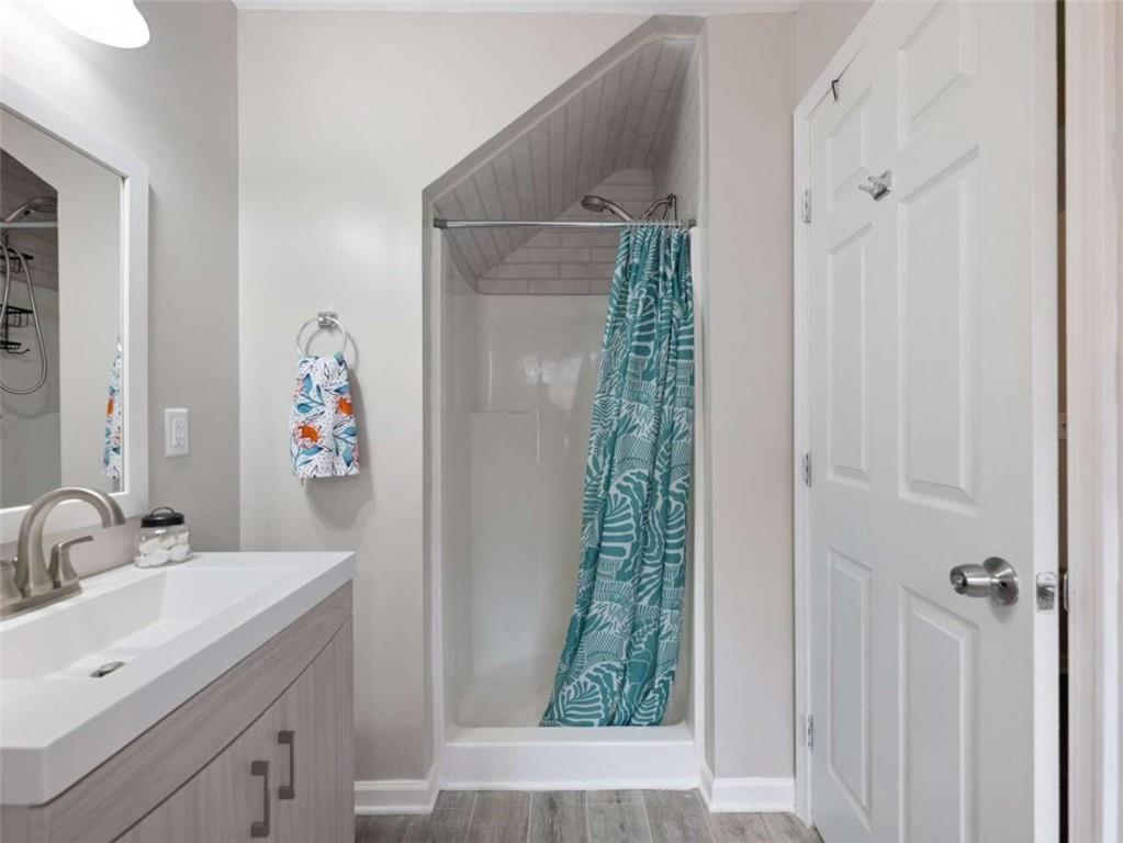 6910 Clearlake Court