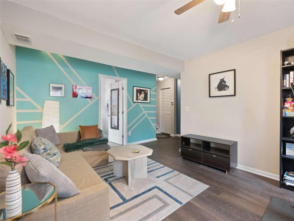 6910 Clearlake Court