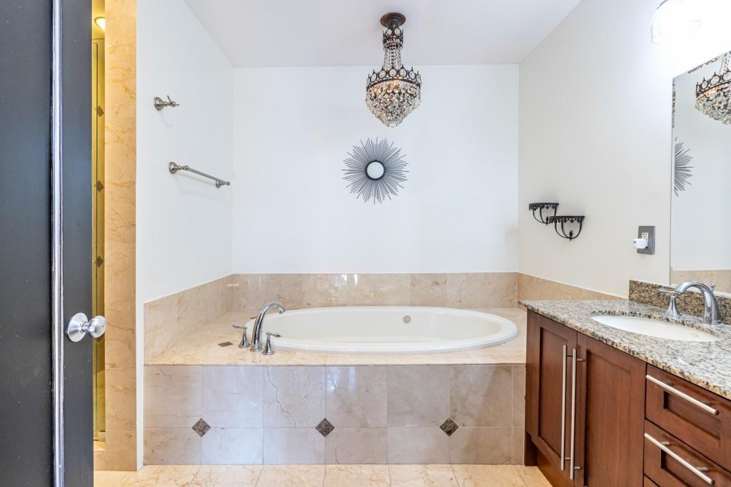 90 Fairlie Street NW Unit 602