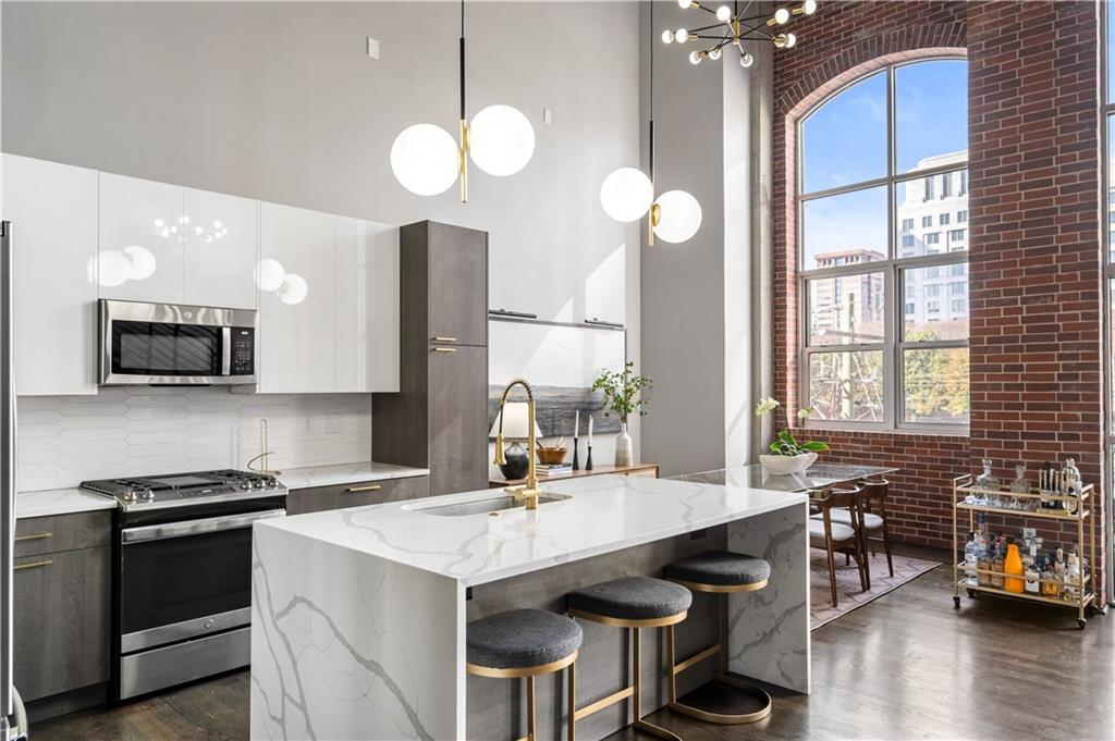 1023 Juniper Street NE Unit 302