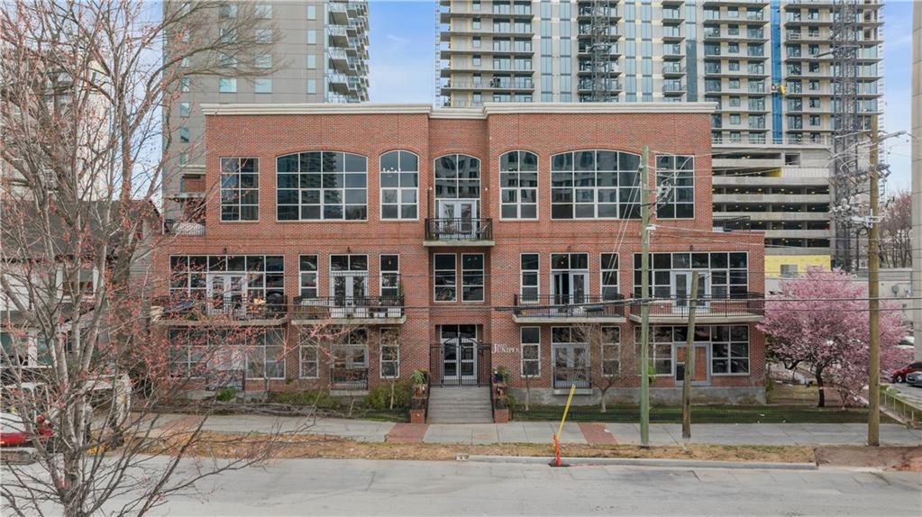 1023 Juniper Street NE Unit 302