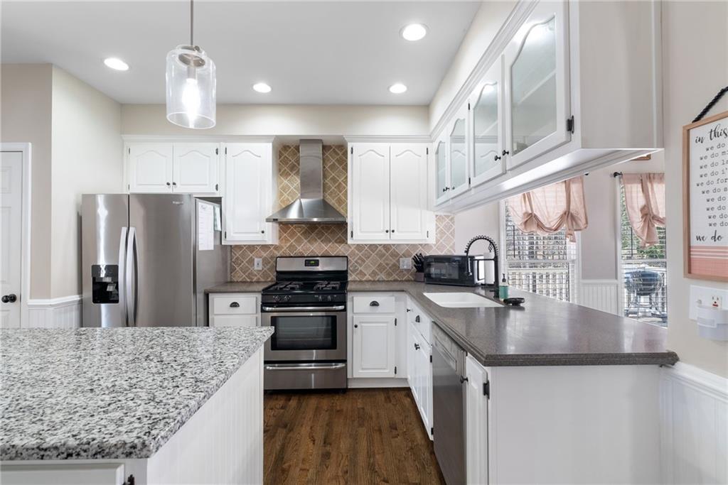 211 Falcon Pointe Court
