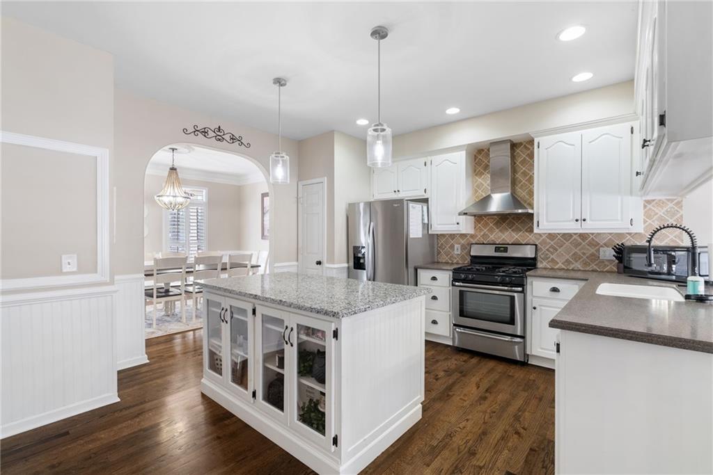 211 Falcon Pointe Court
