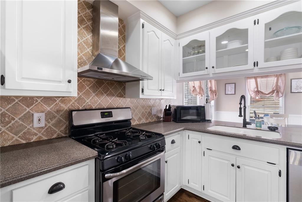 211 Falcon Pointe Court