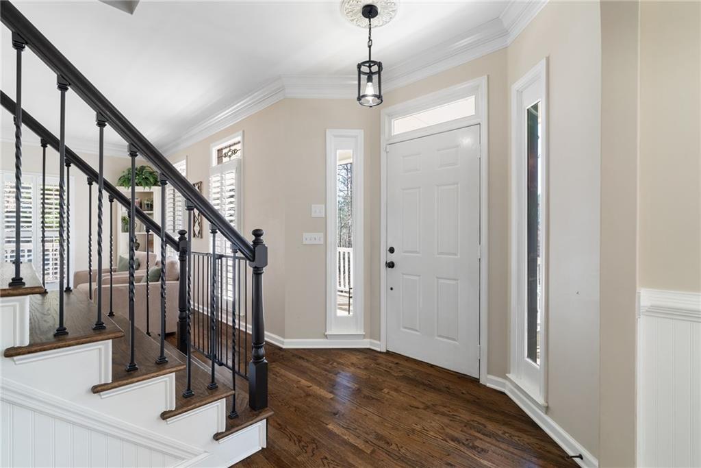211 Falcon Pointe Court