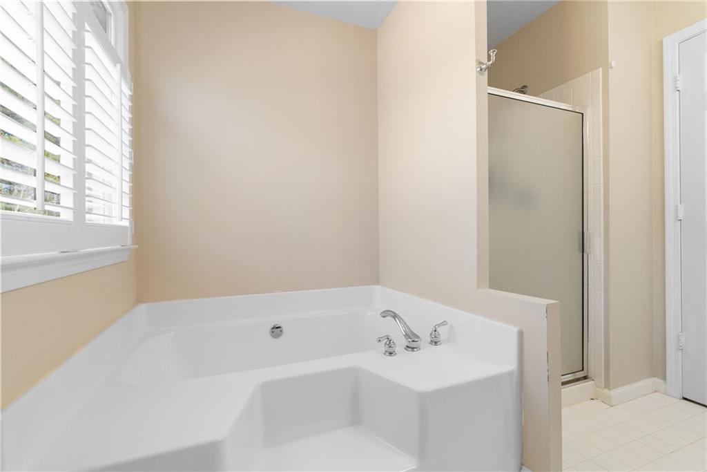 211 Falcon Pointe Court