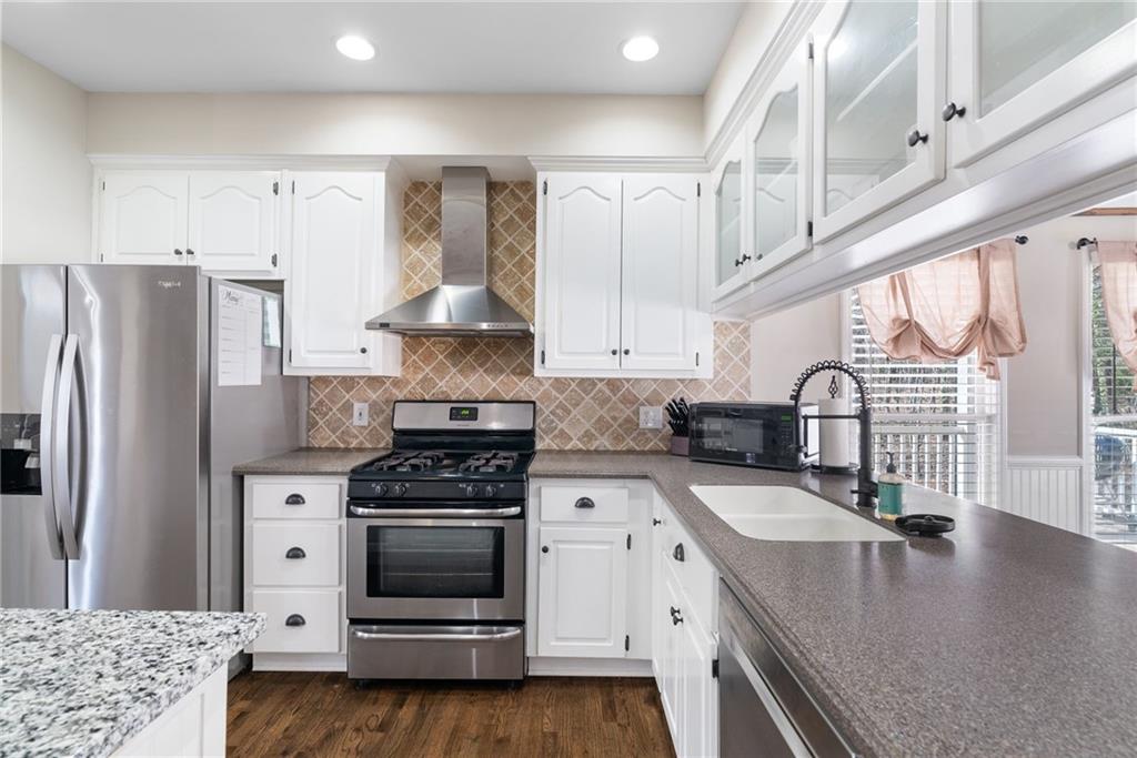 211 Falcon Pointe Court