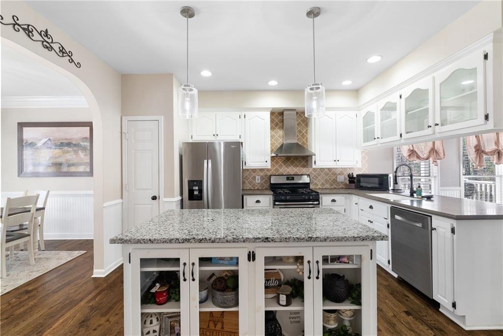 211 Falcon Pointe Court