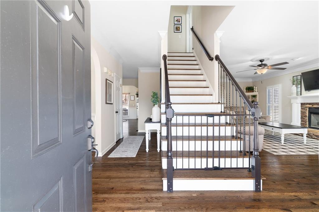 211 Falcon Pointe Court