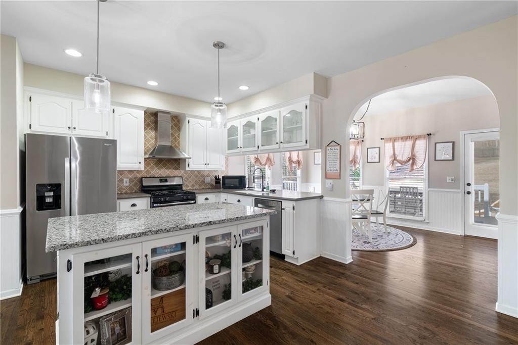 211 Falcon Pointe Court