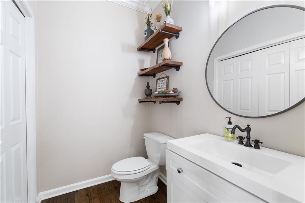 211 Falcon Pointe Court