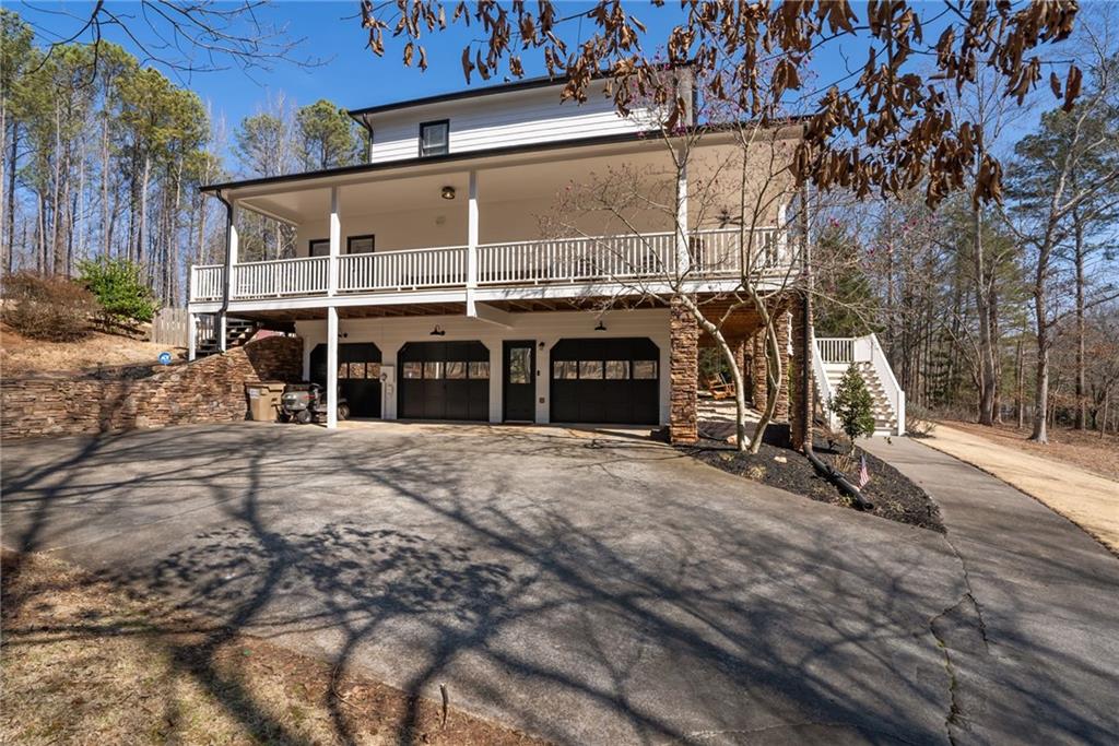 211 Falcon Pointe Court
