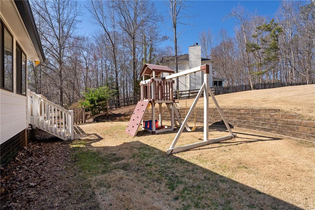 211 Falcon Pointe Court