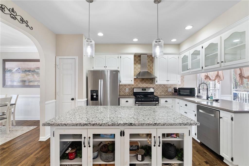 211 Falcon Pointe Court