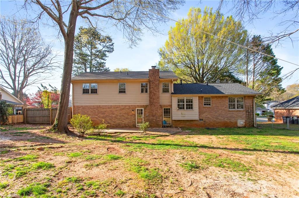 360 Meadowood Drive