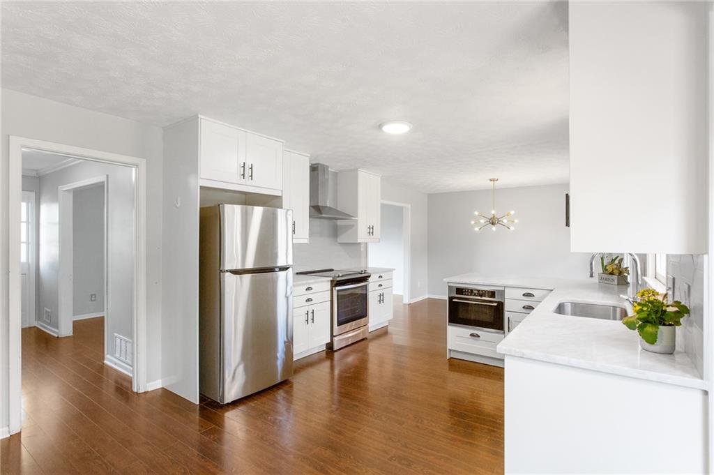 360 Meadowood Drive