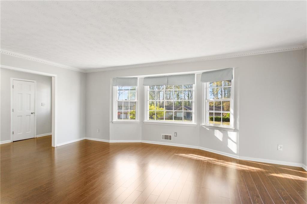 360 Meadowood Drive