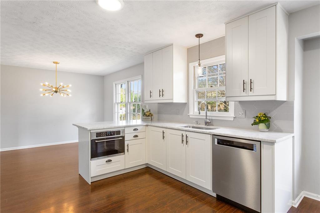 360 Meadowood Drive