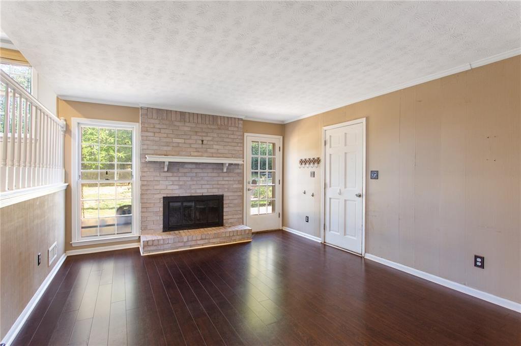 360 Meadowood Drive
