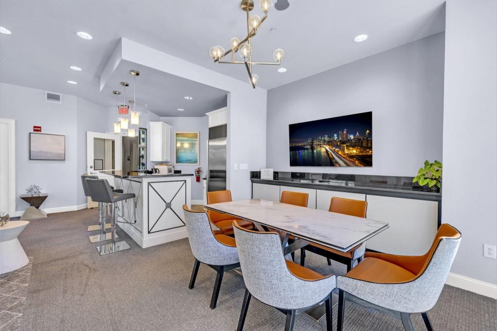 2828 Peachtree Road Unit 1703
