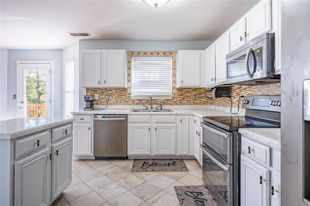 9110 SOMERSPORT Drive