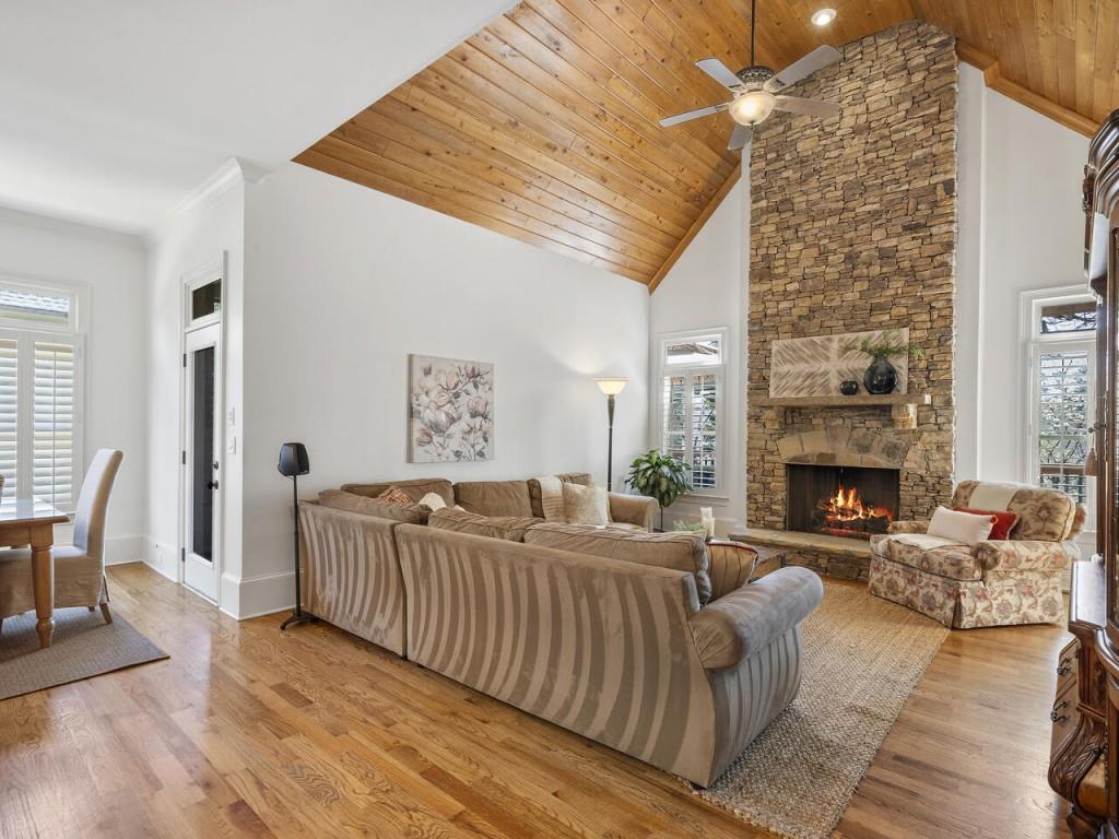 4506 Mystique Way NE