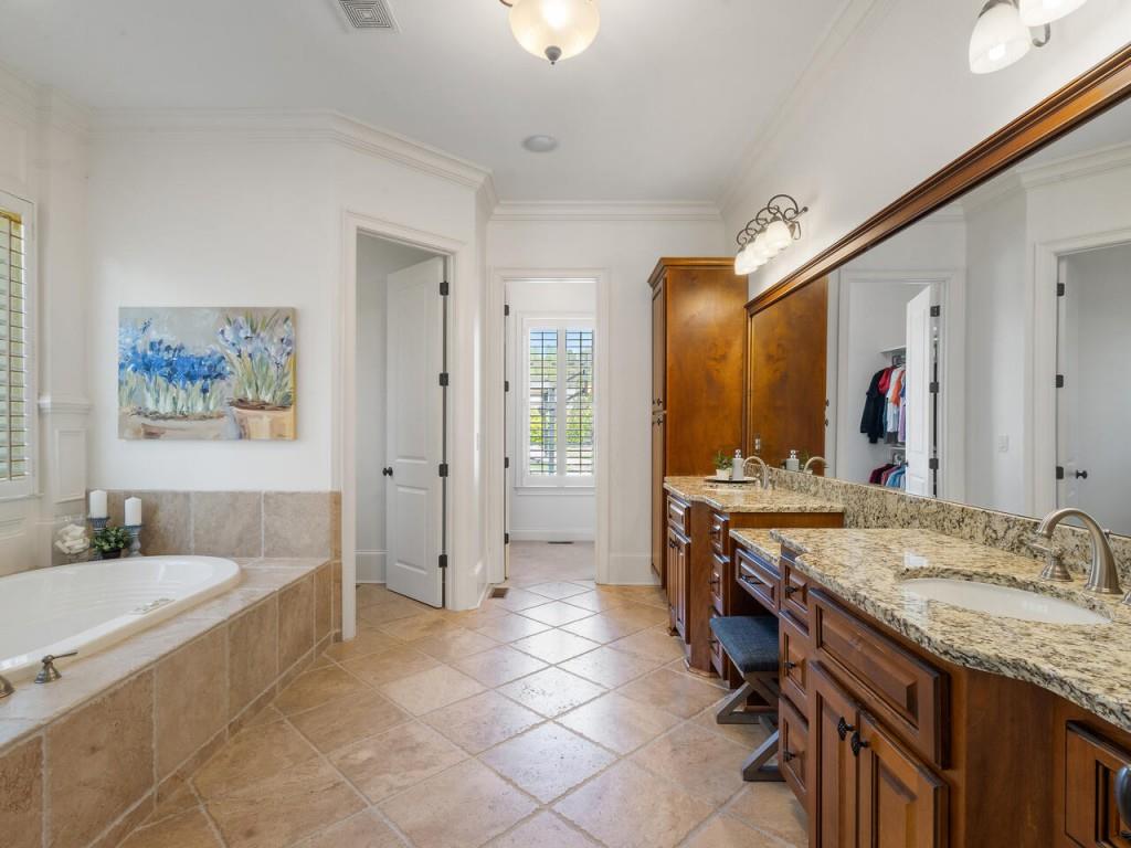 4506 Mystique Way NE