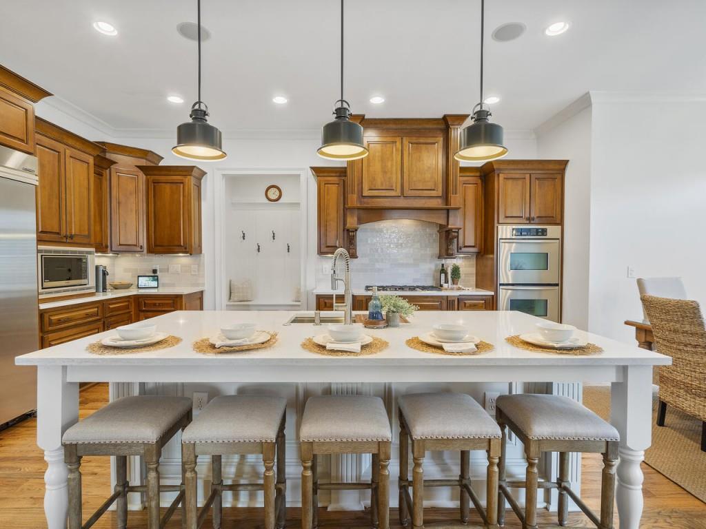 4506 Mystique Way NE