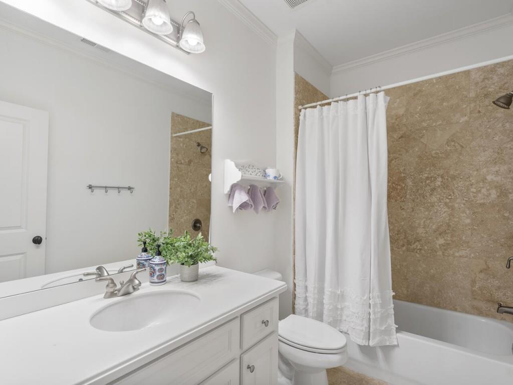 4506 Mystique Way NE