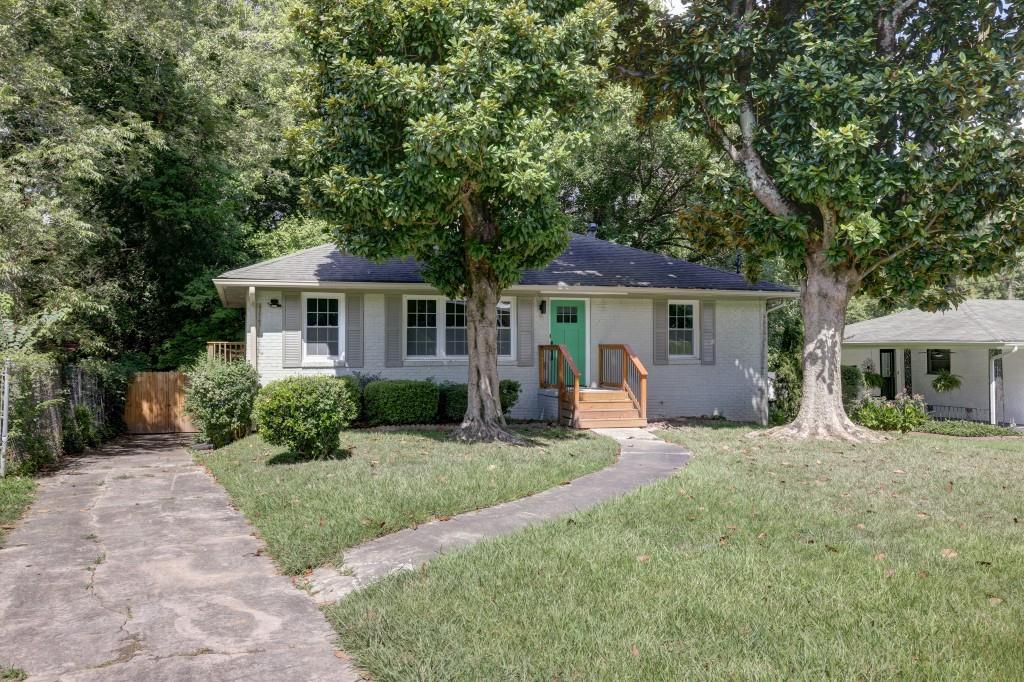 230 Aaron Street NW