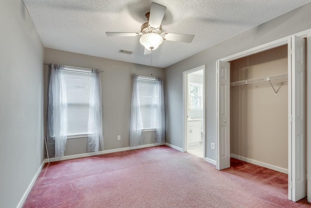 1696 Kennersly Close