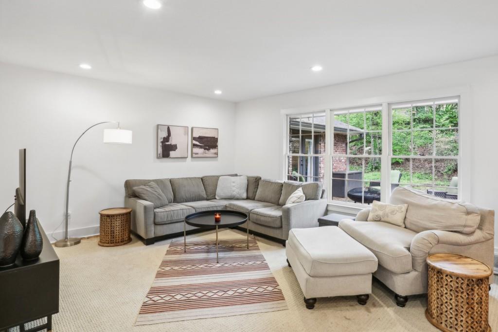 847 N Superior Avenue