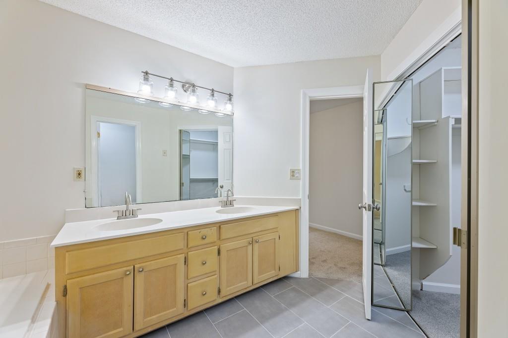 2690 Hill Gate Court