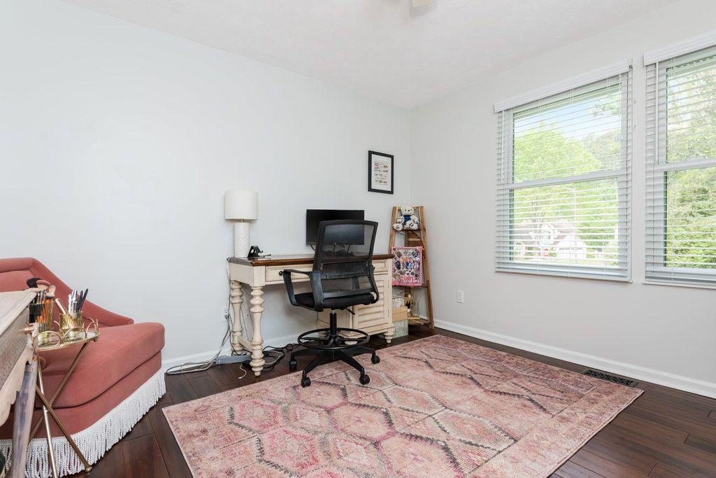 1035 TAYLOR KNOLL CLOSE