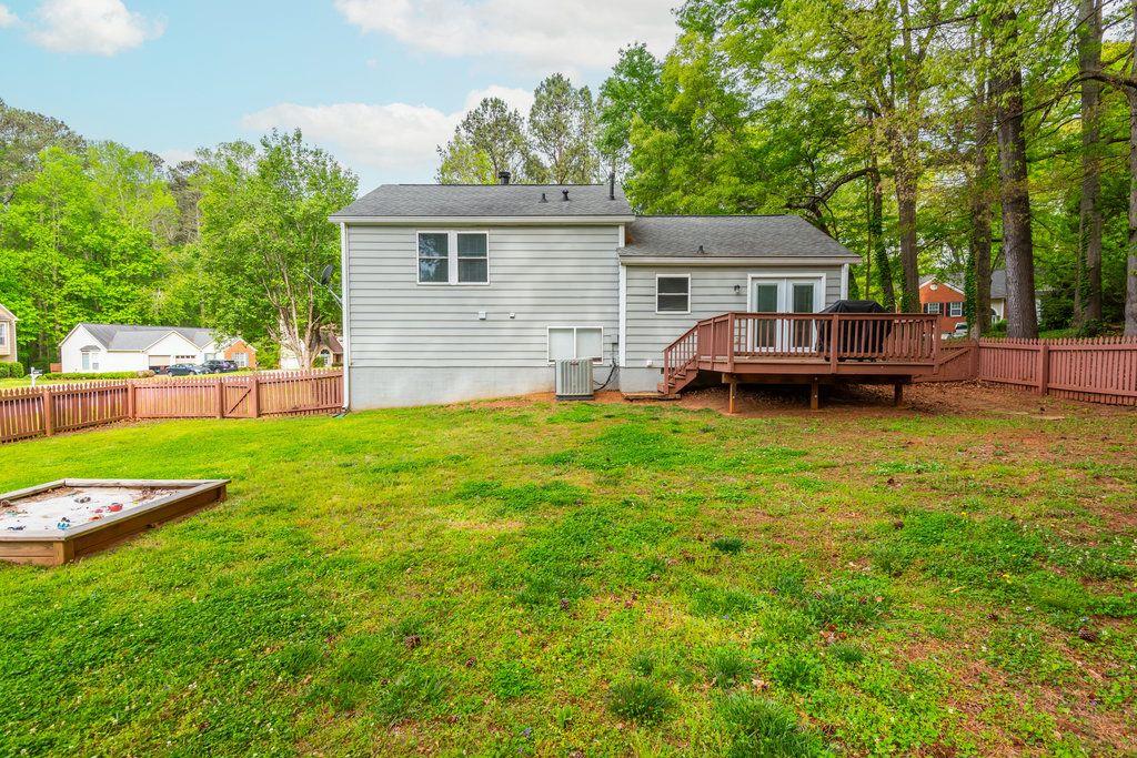 1035 TAYLOR KNOLL CLOSE