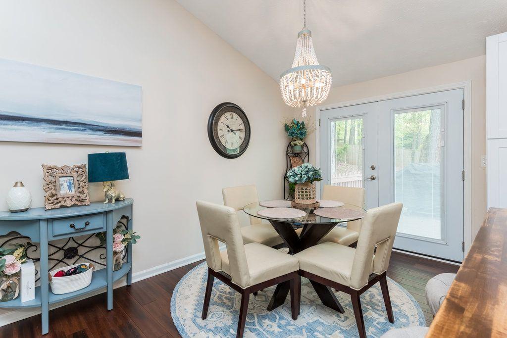 1035 TAYLOR KNOLL CLOSE