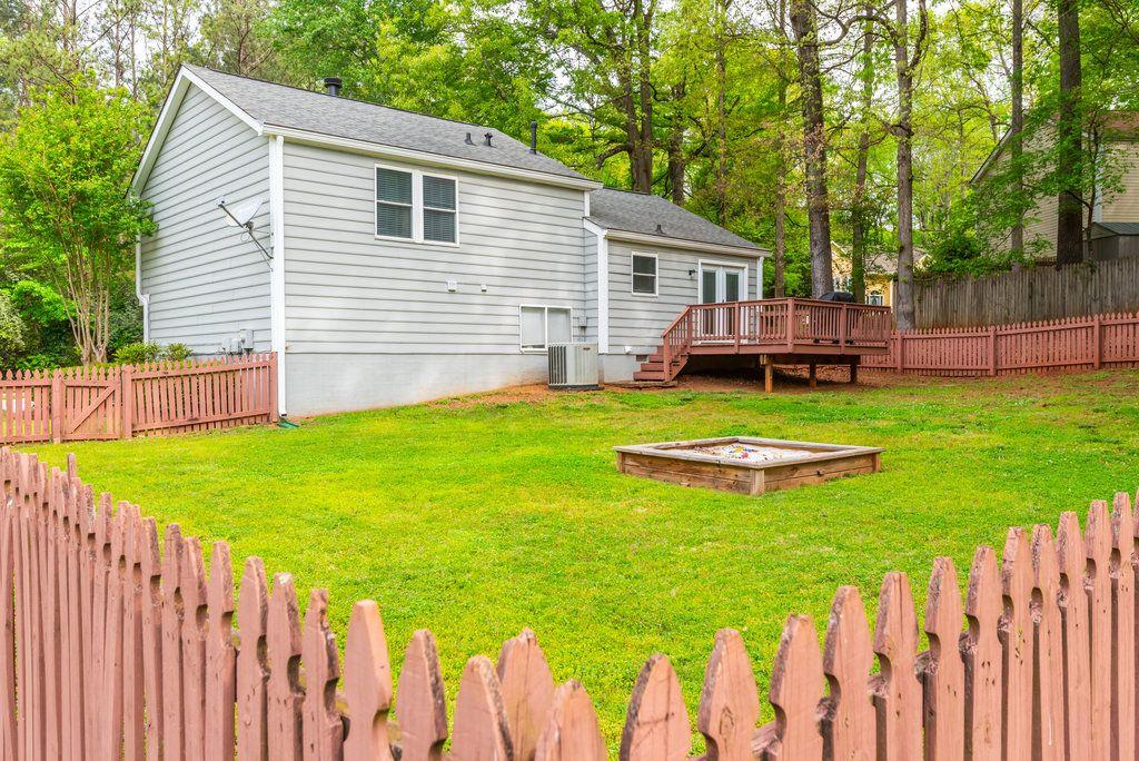 1035 TAYLOR KNOLL CLOSE