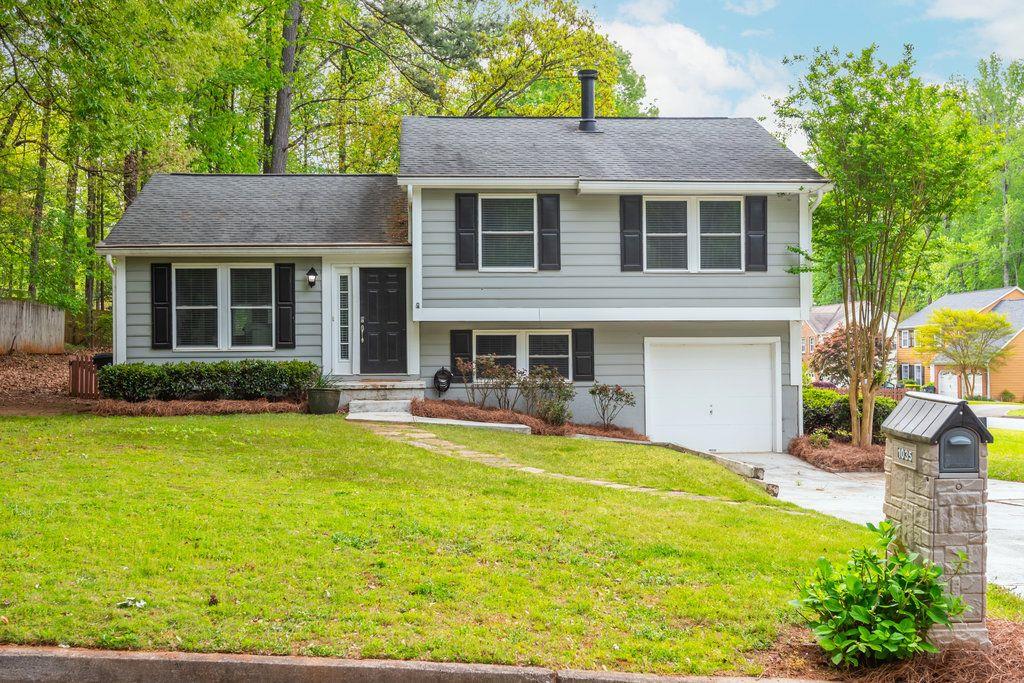 1035 TAYLOR KNOLL CLOSE