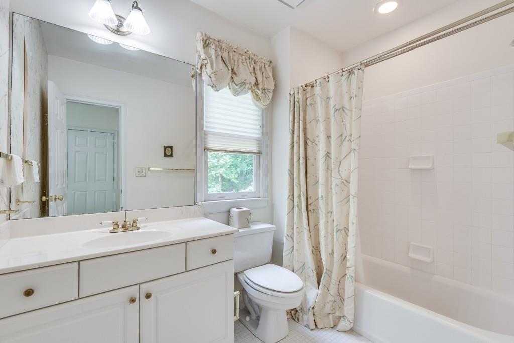2416 Oak Grove Valley Road NE