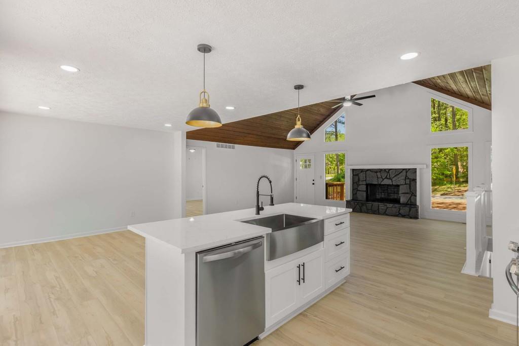 2447 Kingsley Drive