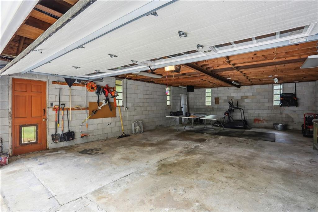 3020 Hollywood Drive