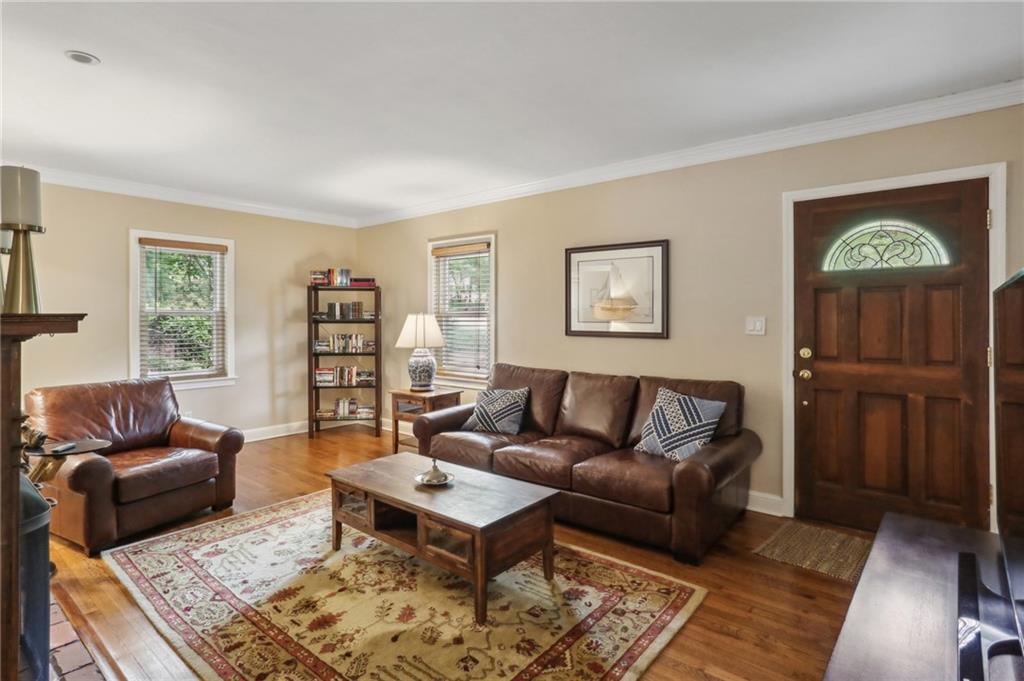 3020 Hollywood Drive