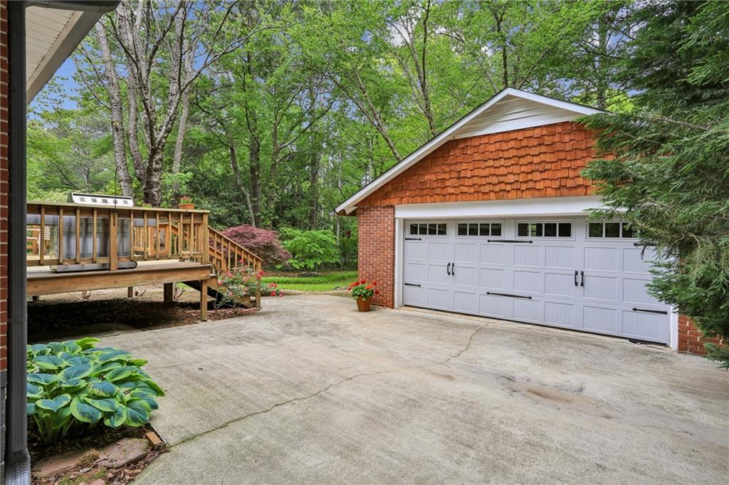 3020 Hollywood Drive