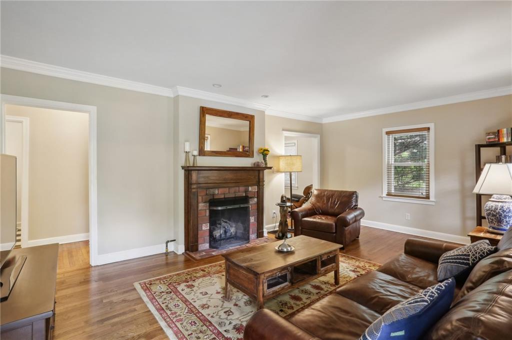 3020 Hollywood Drive