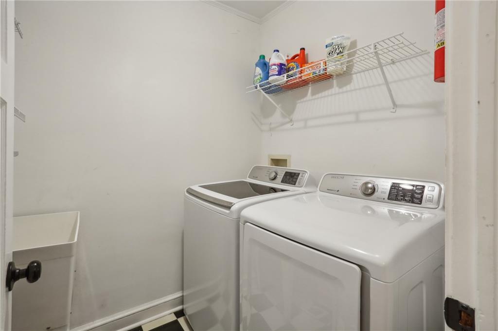 3020 Hollywood Drive