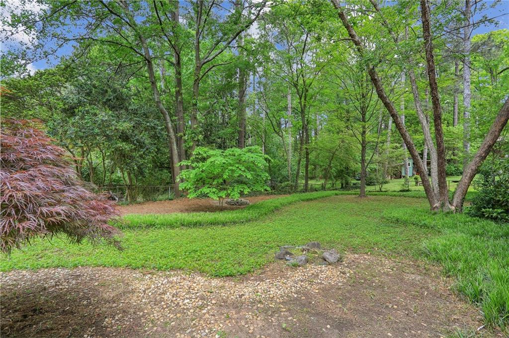 3020 Hollywood Drive